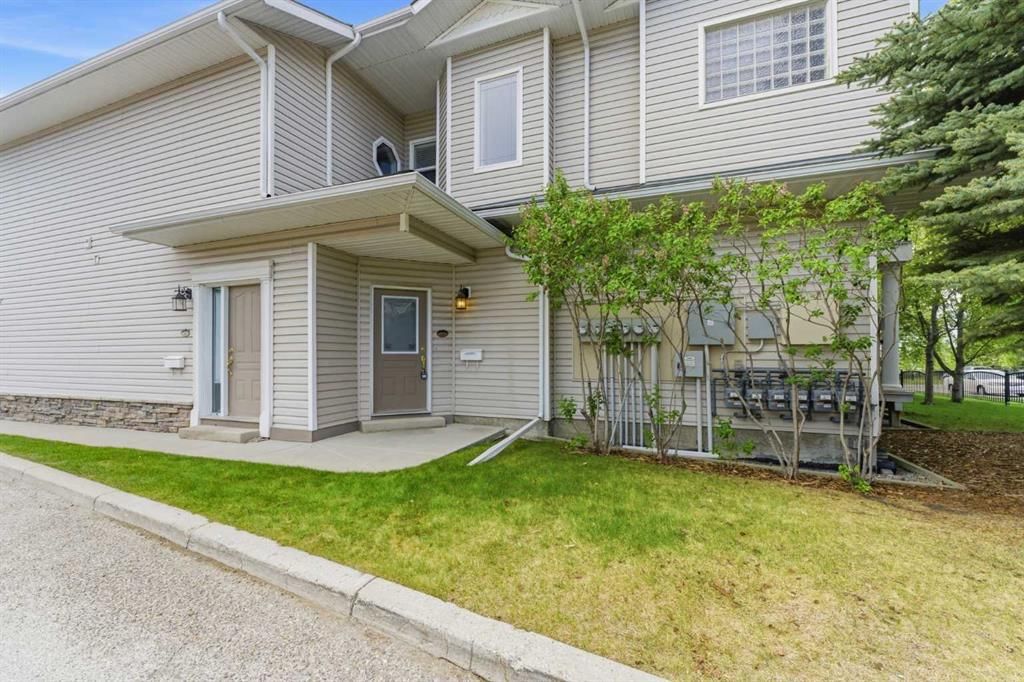 12 Rocky Vista Terrace NW, Calgary — photo 2 of 49