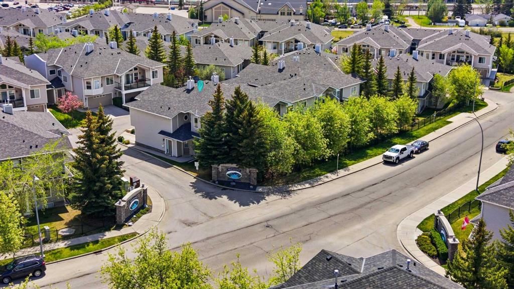 12 Rocky Vista Terrace NW, Calgary — photo 4 of 49