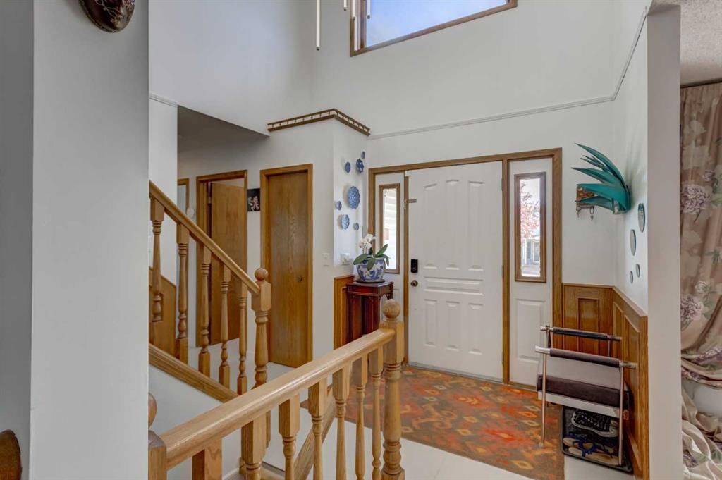 25 Deerfield Manor SE, Calgary — photo 3 of 49