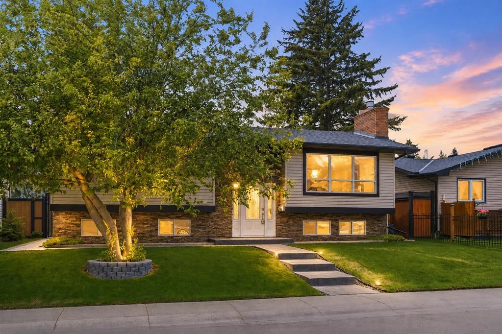 351 Queen Charlotte Road SE, Calgary — main listing photo