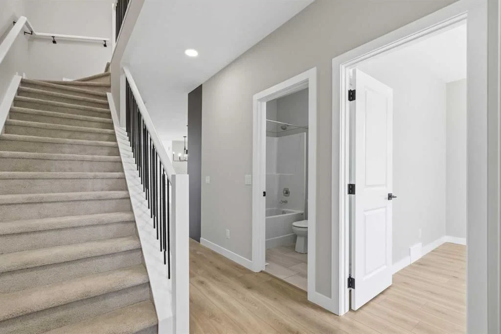 43 Belvedere Crescent SE, Calgary — photo 4 of 38