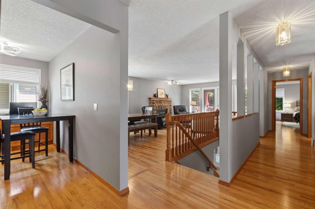 42 Douglasbank Gardens SE, Calgary — photo 3 of 33