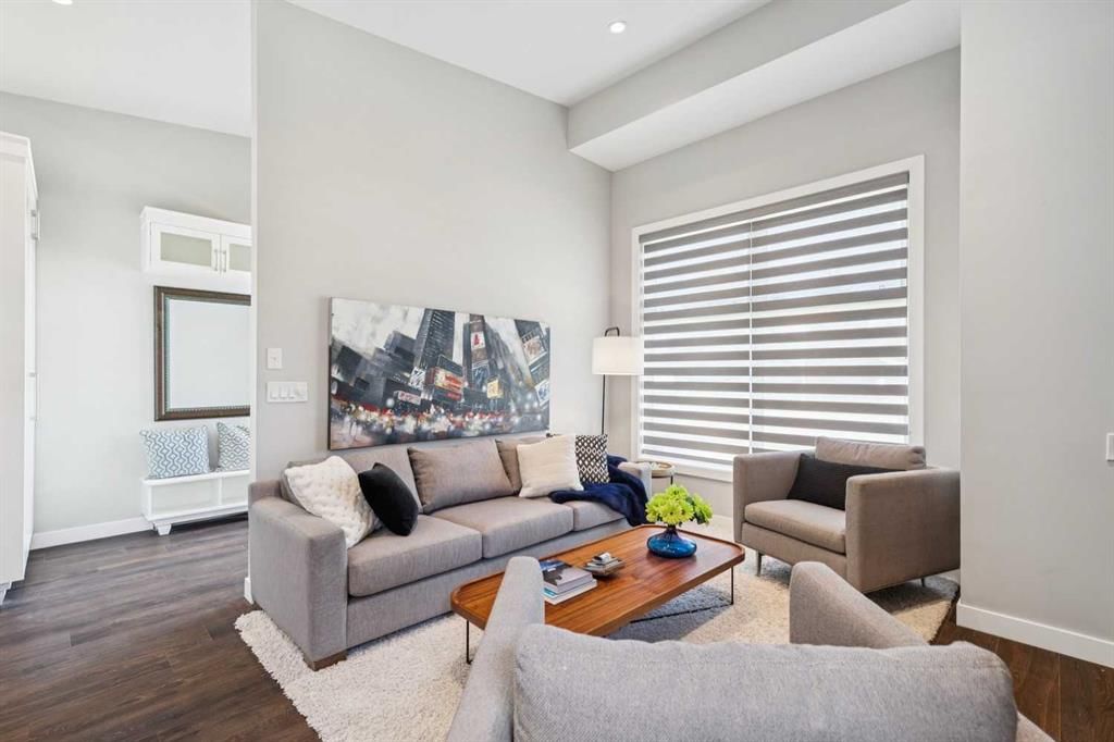 4626 Voyageur Drive NW, Calgary — photo 5 of 49