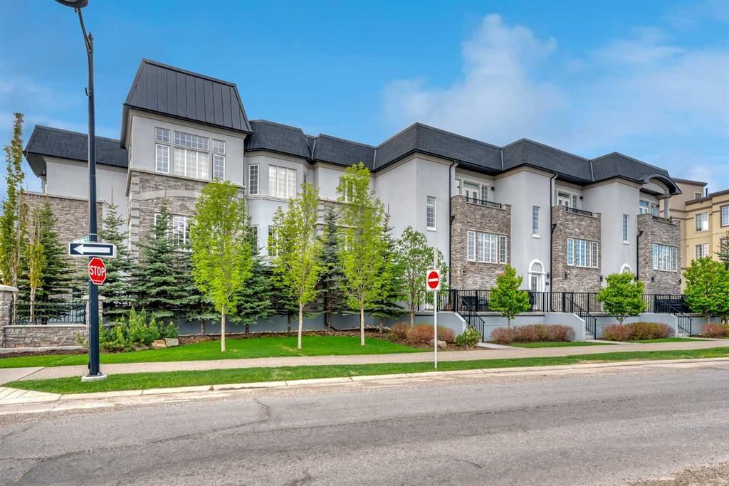 6 Quarry Gate SE, Calgary — photo 2 of 34
