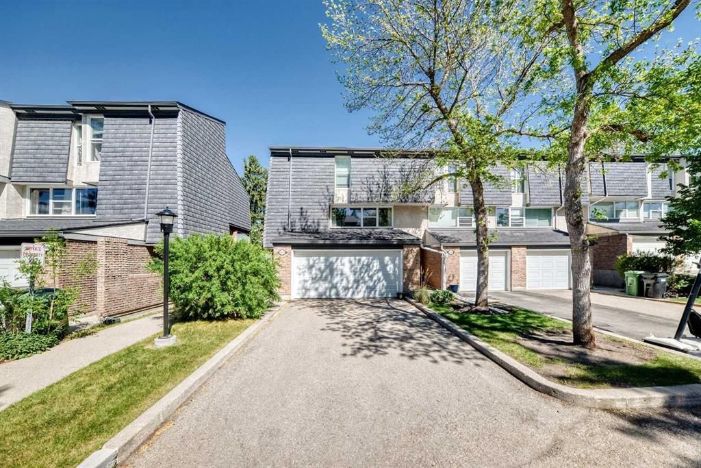 400 Brae Glen Crescent SW, Calgary — photo 3 of 37