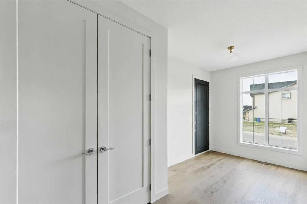 2 Rock Lake View NW, Calgary — photo 4 of 50