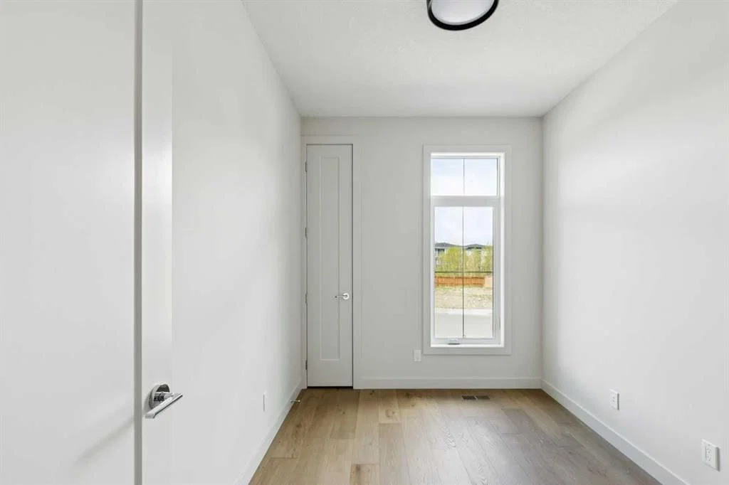 2 Rock Lake View NW, Calgary — photo 5 of 50