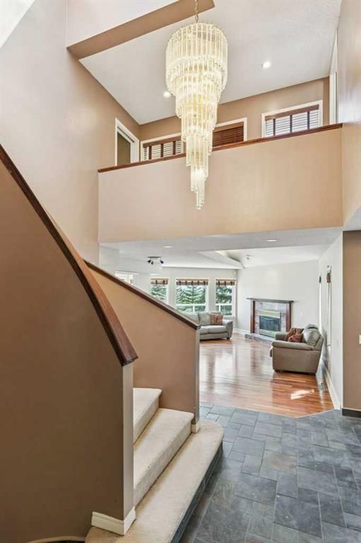 20 Patterson Mews SW, Calgary — photo 5 of 47