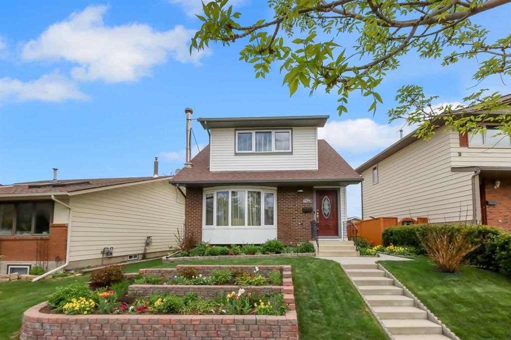 1296 Berkley Drive NW, Calgary — main listing photo