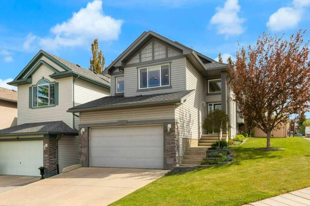 36 Rockyspring Rise NW, Calgary — main listing photo