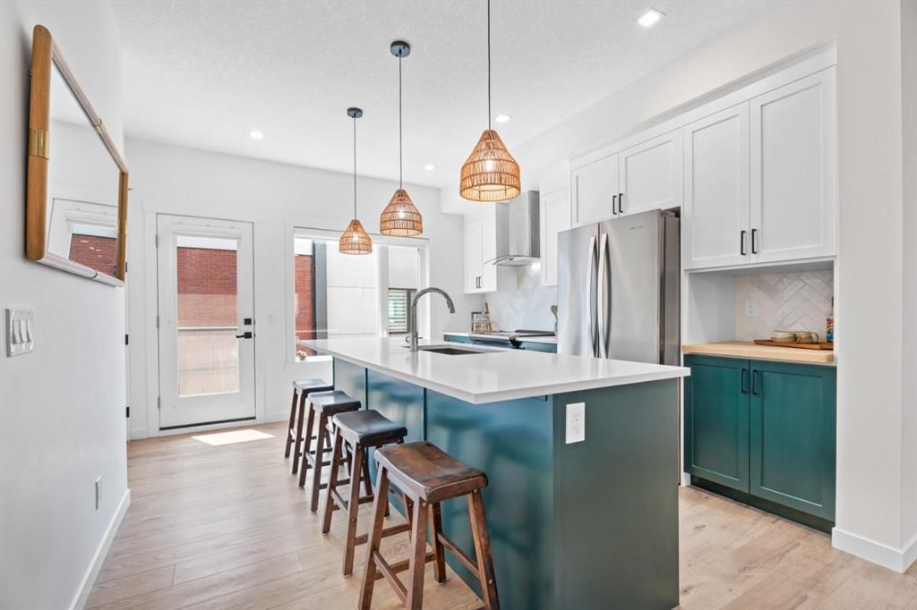 408 Greenbriar Common NW, Calgary — photo 2 of 49