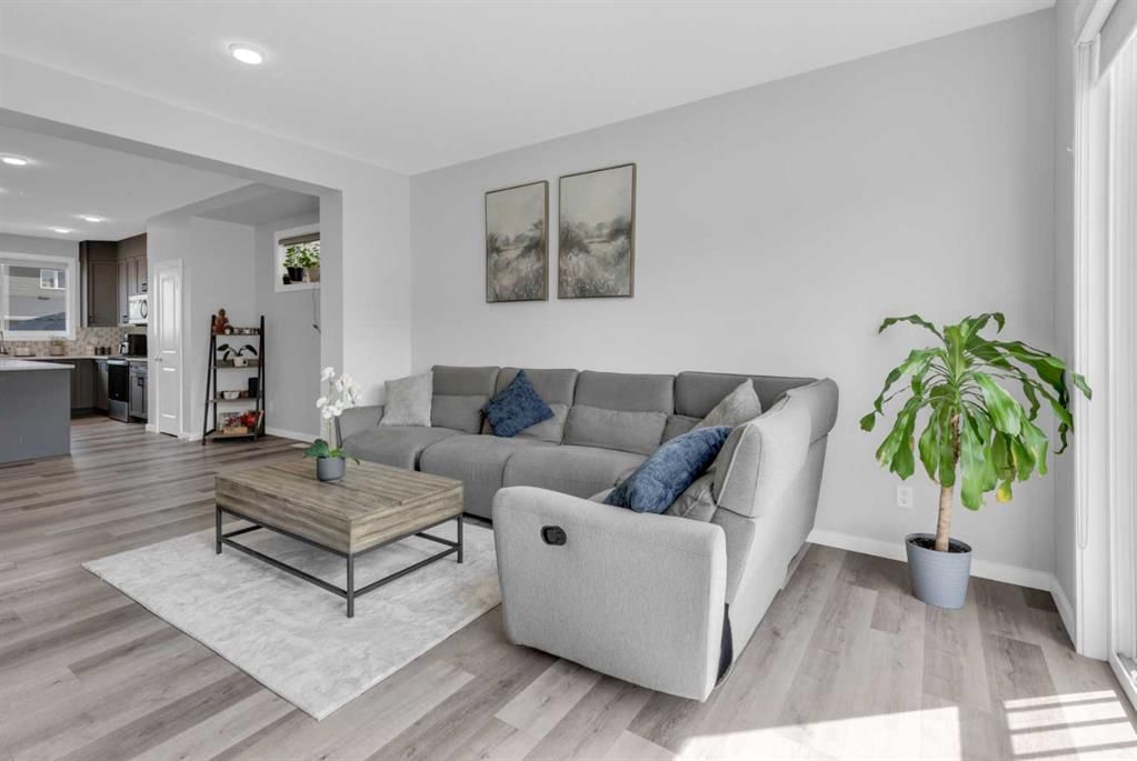 232 Walgrove Way SE, Calgary — photo 3 of 33