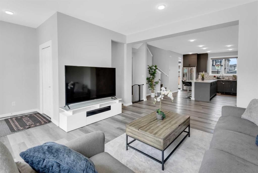 232 Walgrove Way SE, Calgary — photo 4 of 33
