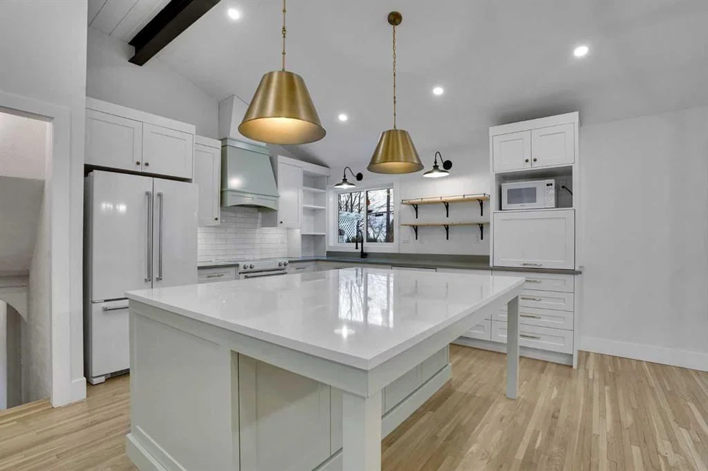 64 Hartford Road NW, Calgary — photo 4 of 21