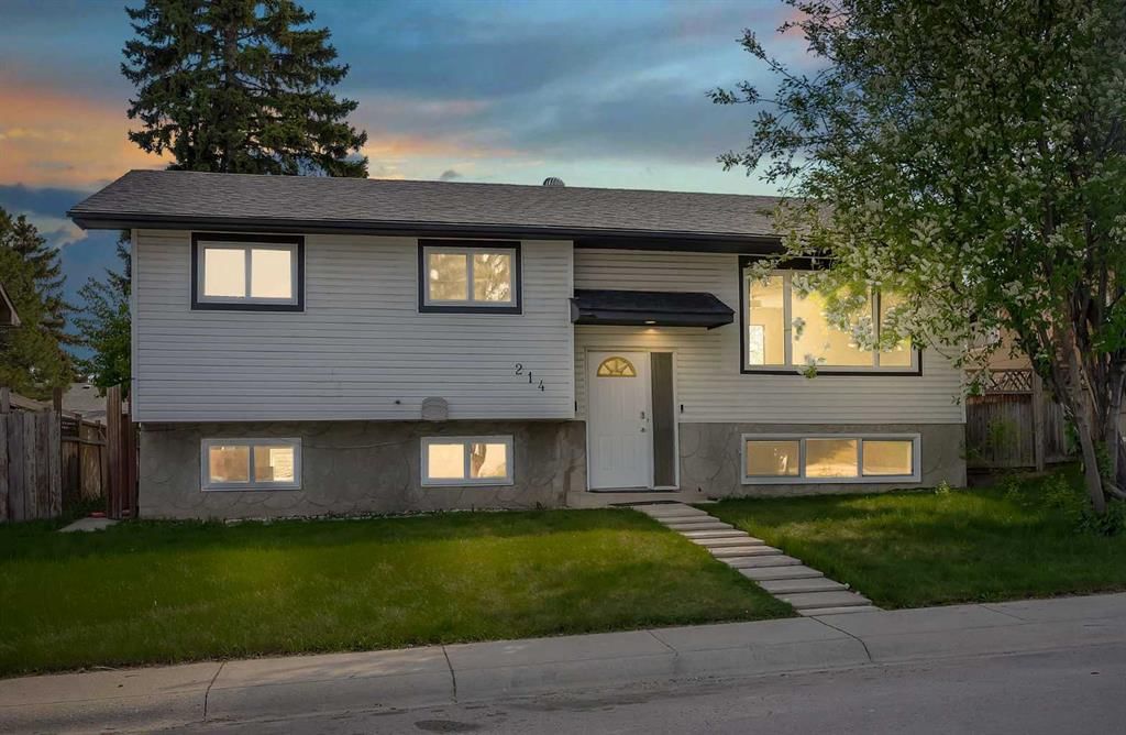 214 Rundleview Close NE, Calgary — main listing photo