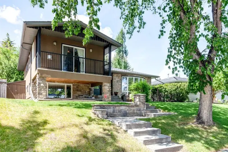 51 Wimbledon Drive SW, Calgary — main listing photo