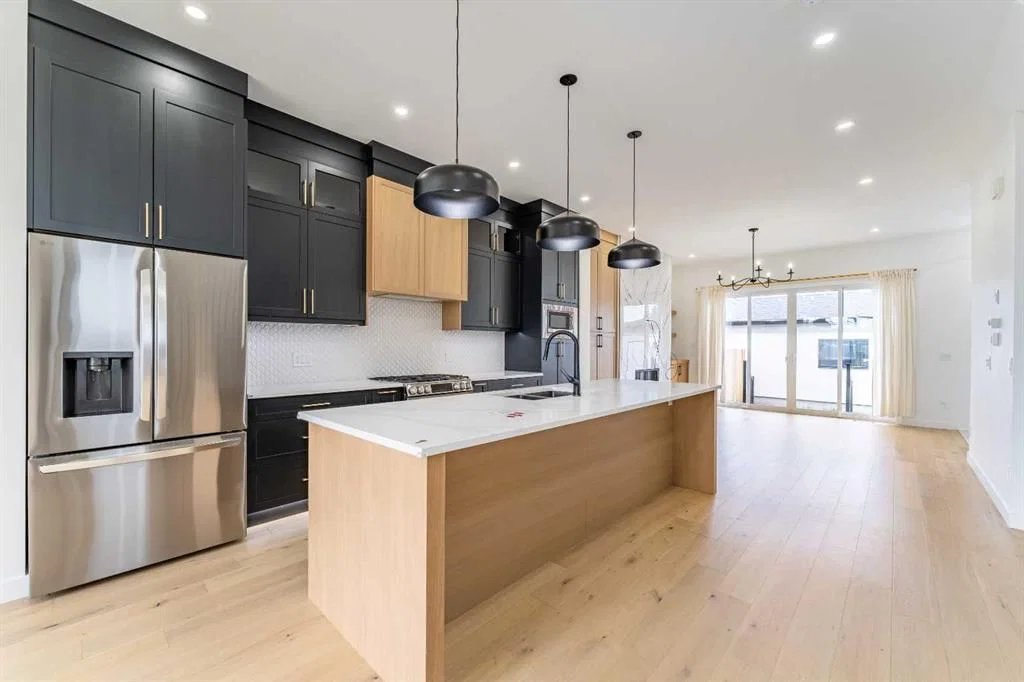 3925 74 Street NW, Calgary — photo 5 of 47