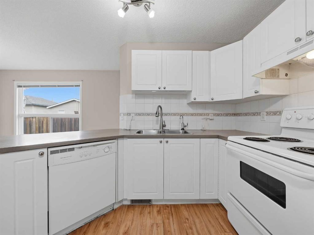 128 Taradale Drive NE, Calgary — photo 3 of 42