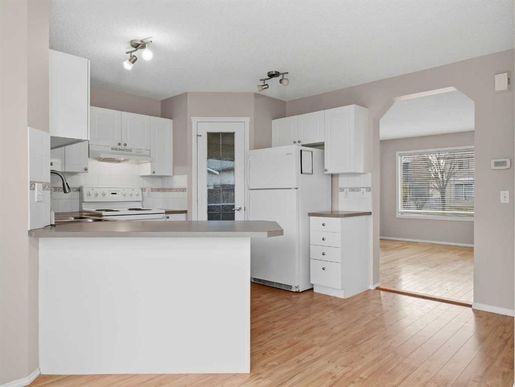 128 Taradale Drive NE, Calgary — photo 5 of 42