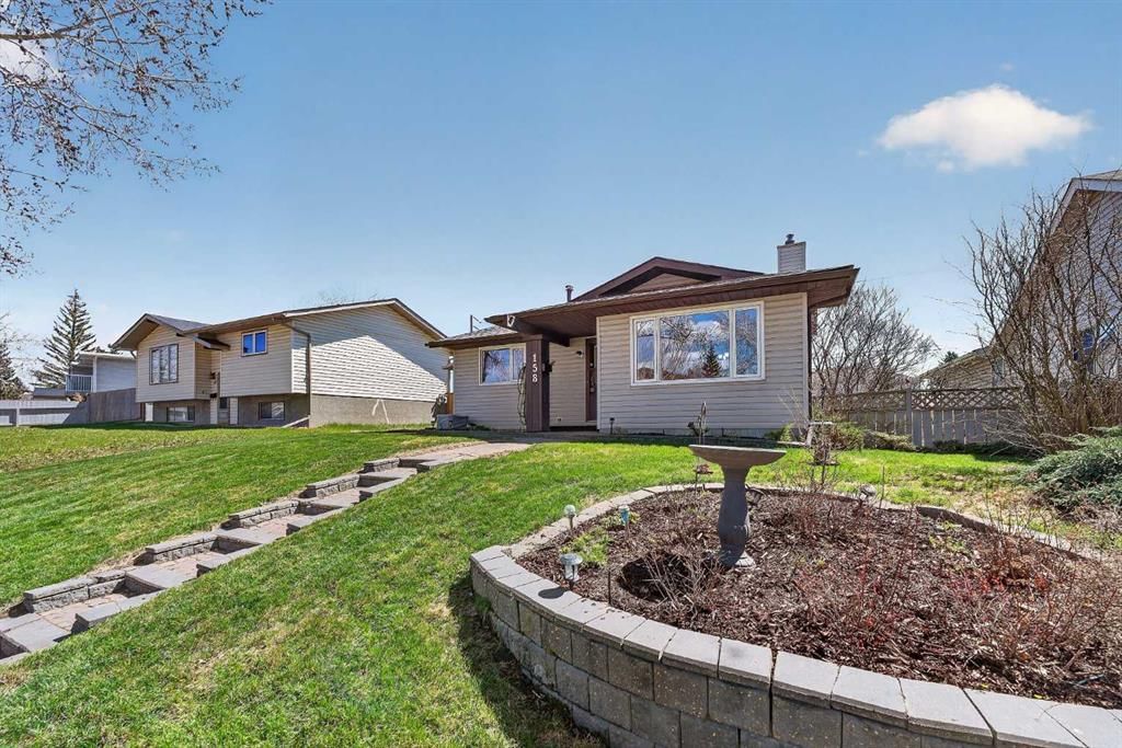158 Ranch Glen Drive NW, Calgary — photo 2 of 45