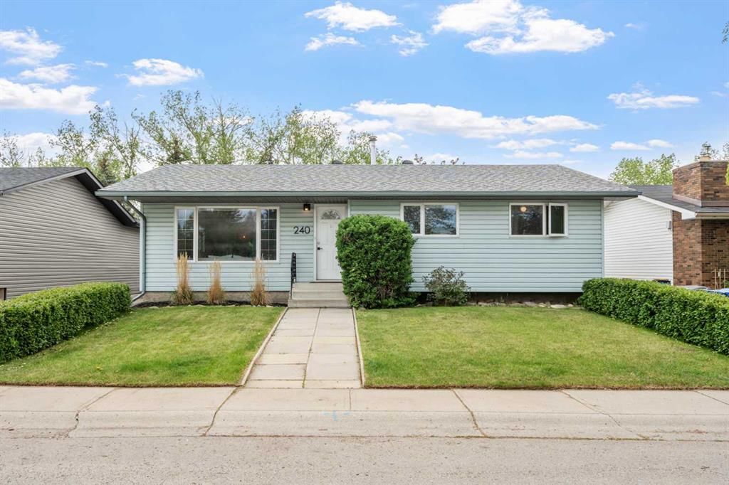 240 Lynnview Way SE, Calgary — main listing photo