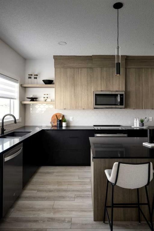 377 Creekside Drive SW, Calgary — photo 3 of 15