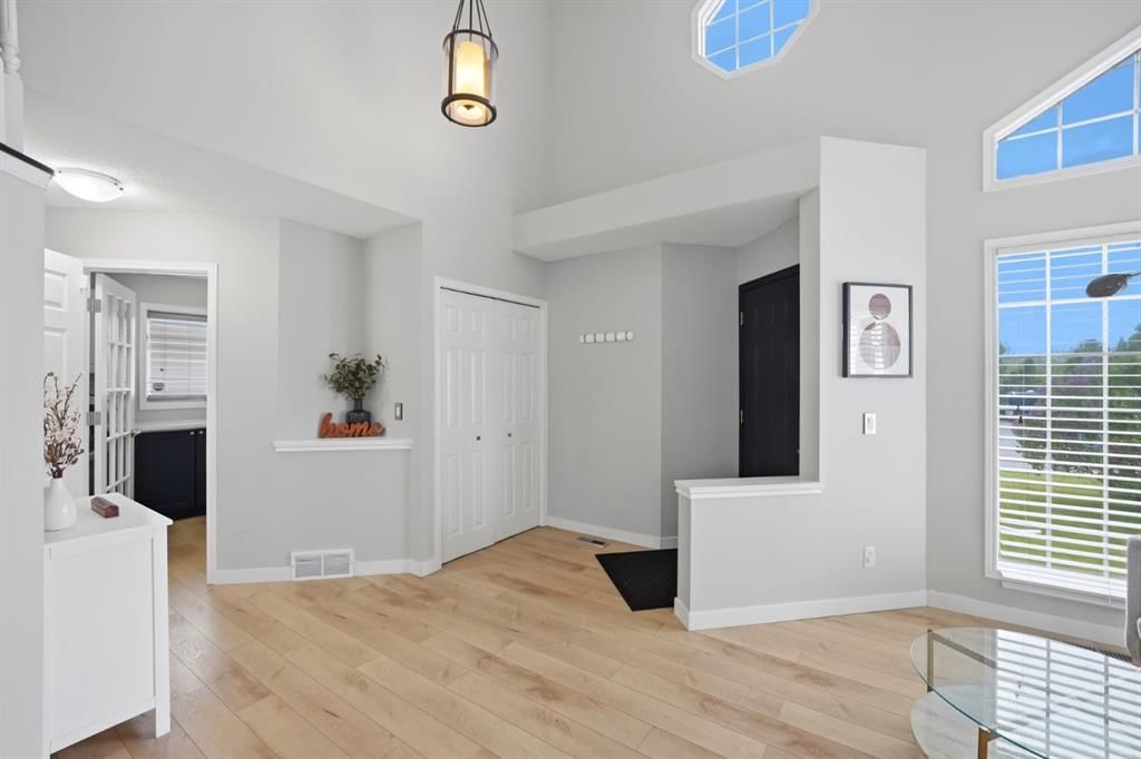 158 Shawbrooke Green SW, Calgary — photo 4 of 50