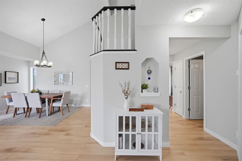 158 Shawbrooke Green SW, Calgary — photo 5 of 50