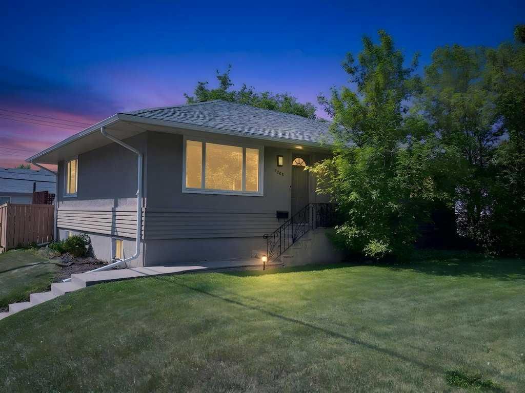 2203 9 Avenue NW, Calgary — photo 2 of 45