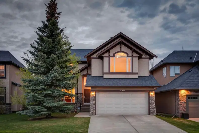 430 Discovery Ridge Boulevard SW, Calgary — main listing photo