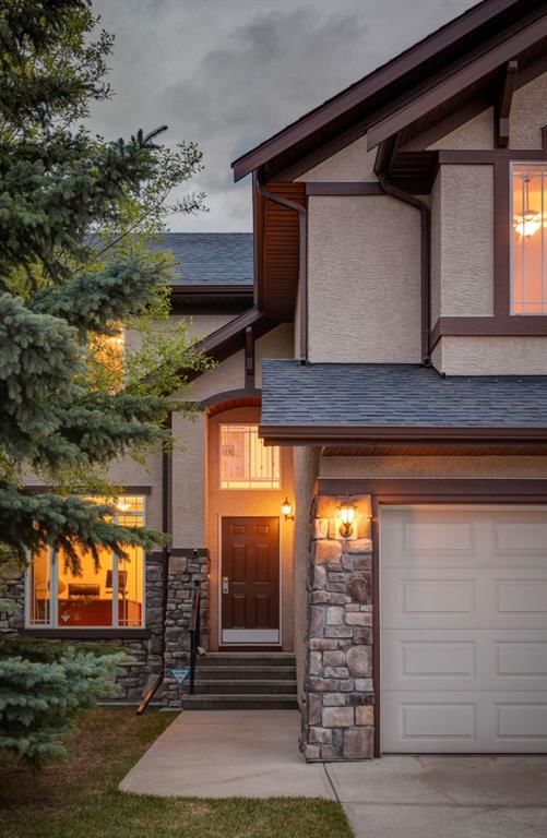 430 Discovery Ridge Boulevard SW, Calgary — photo 2 of 36
