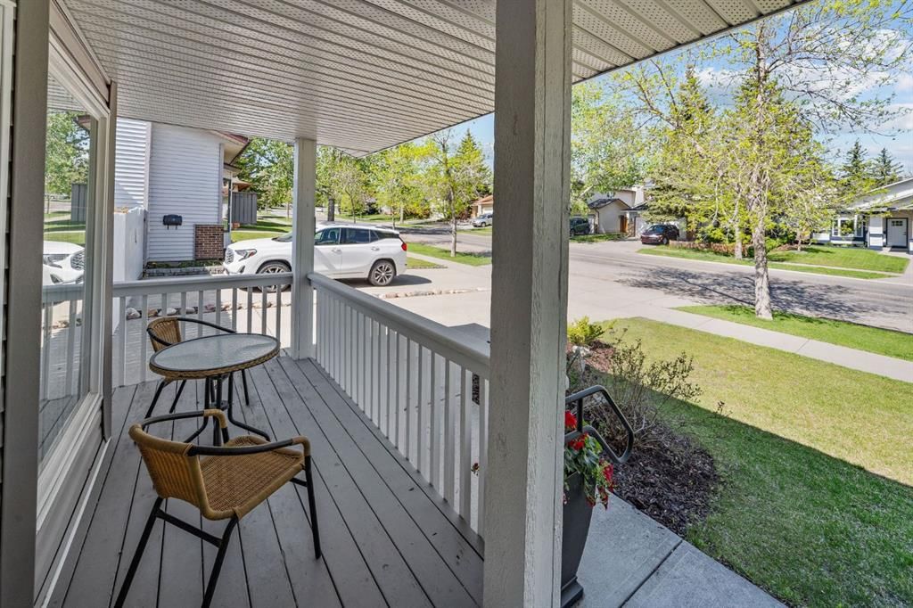 120 Shawnessy Drive SW, Calgary — photo 3 of 44