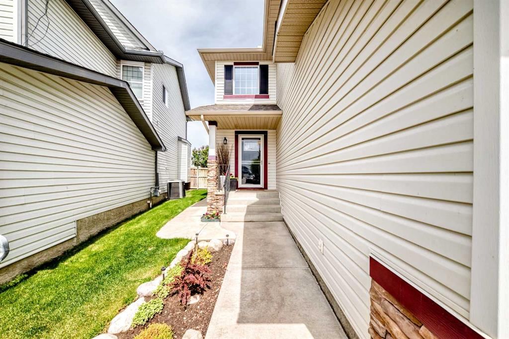 42 Chapalina Park Crescent SE, Calgary — photo 3 of 50