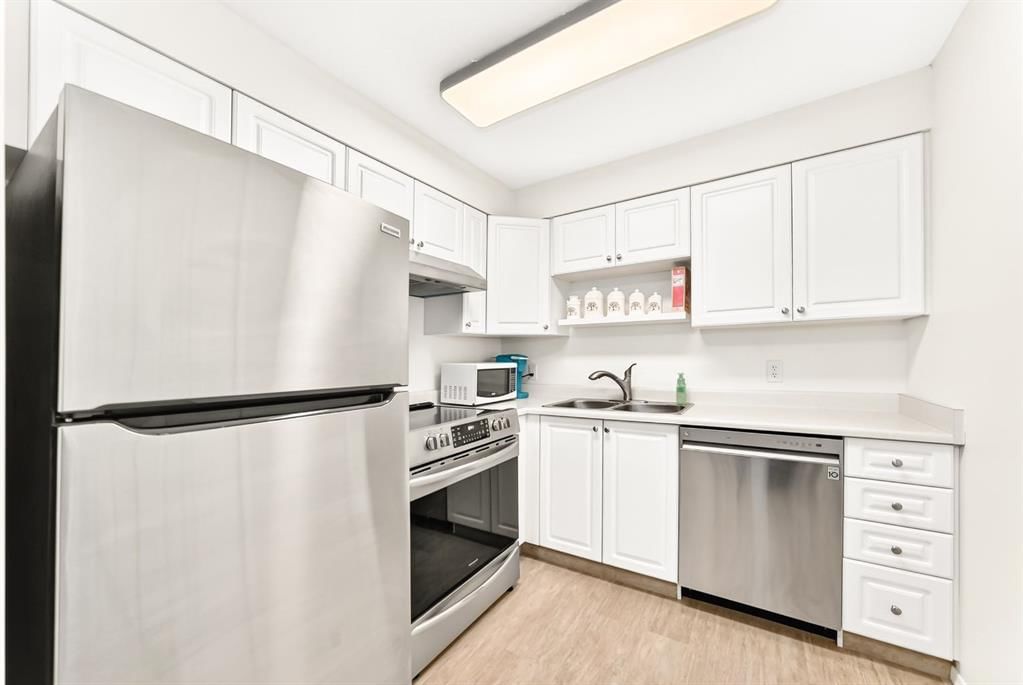 3204, 3000 Millrise Point SW, Calgary — main listing photo