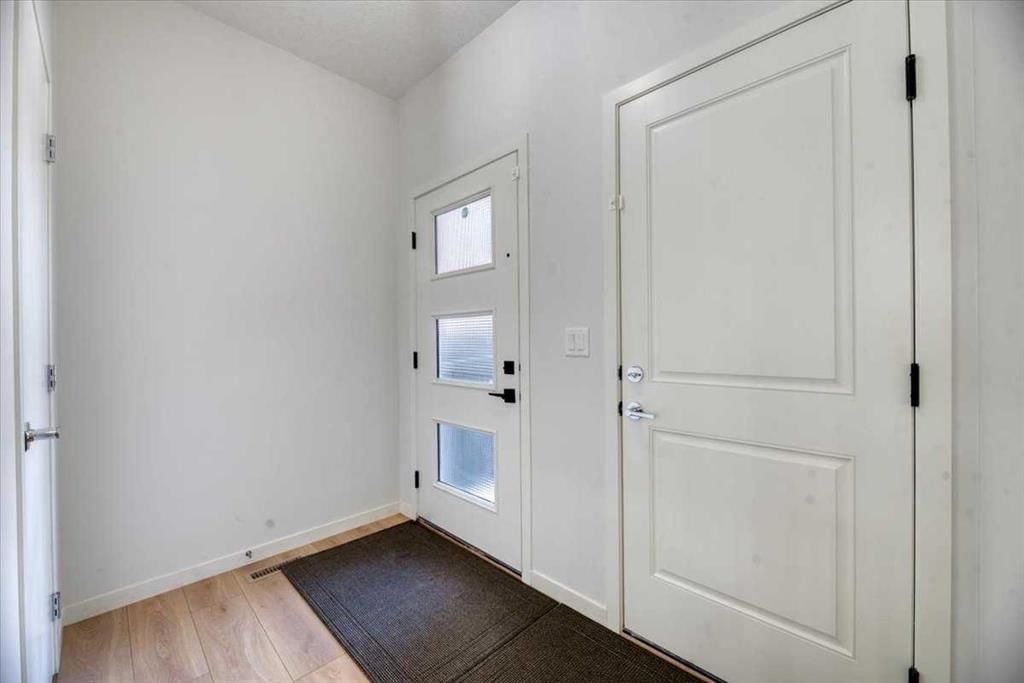 125 Belmont Villas SW, Calgary — photo 2 of 33