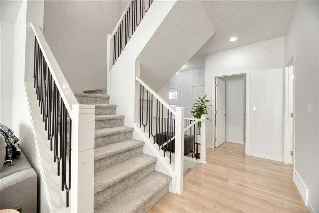 125 Belmont Villas SW, Calgary — photo 4 of 33