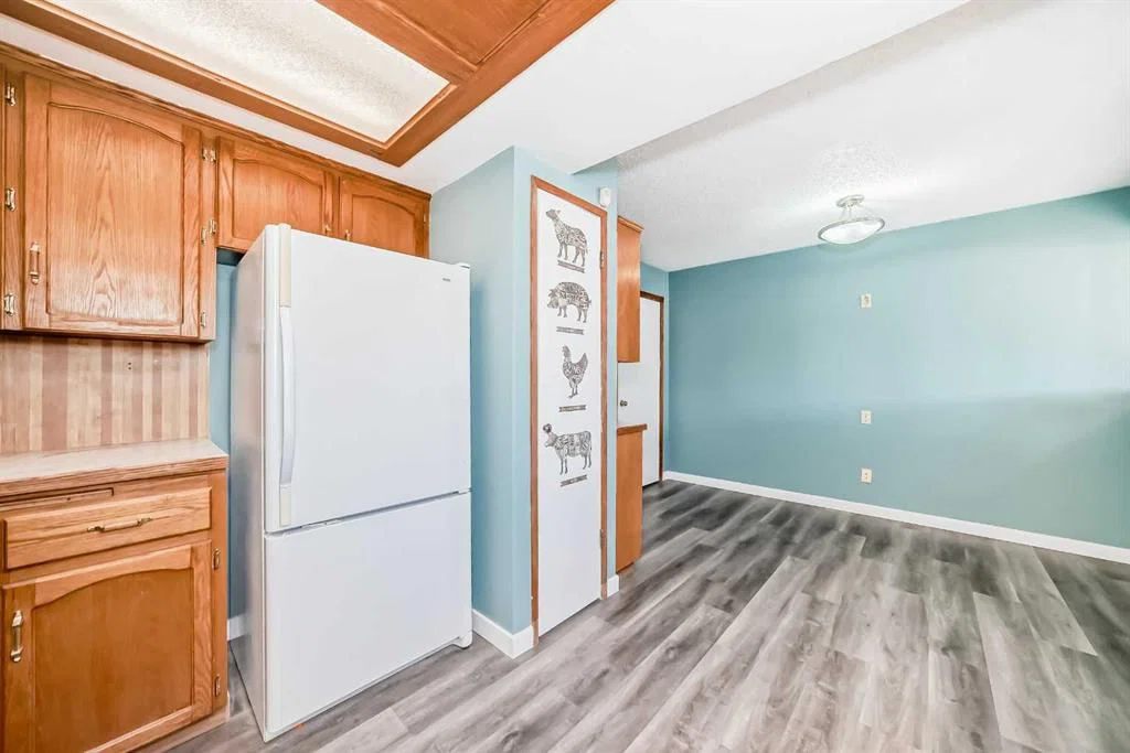 4308 55 Street NE, Calgary — photo 5 of 40