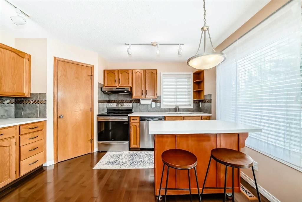 327 Hidden Ranch Circle NW, Calgary — photo 4 of 41