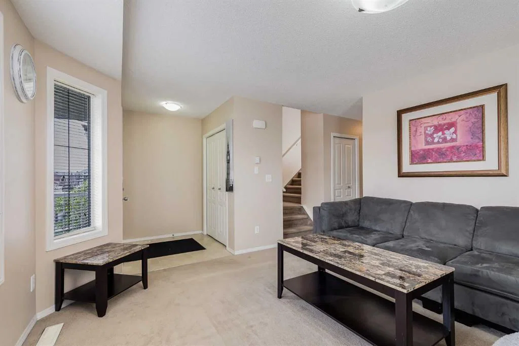 31 Taralake Gardens NE, Calgary — photo 5 of 22