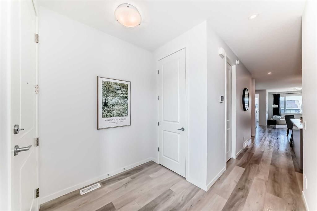 238 Aquila Drive NW, Calgary — photo 3 of 48