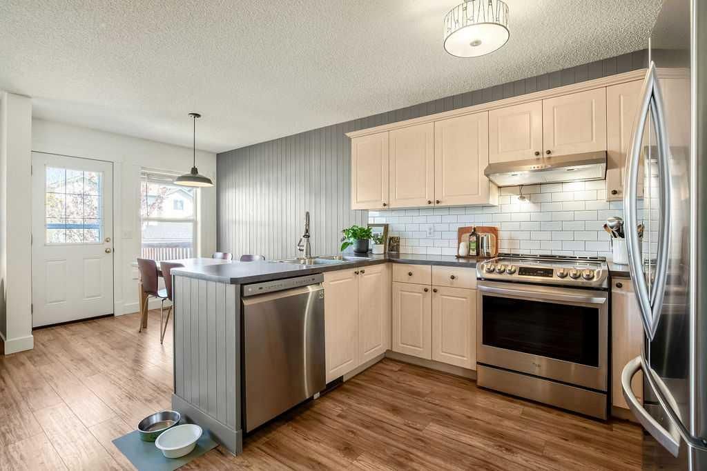20 Covepark Close NE, Calgary — photo 2 of 27