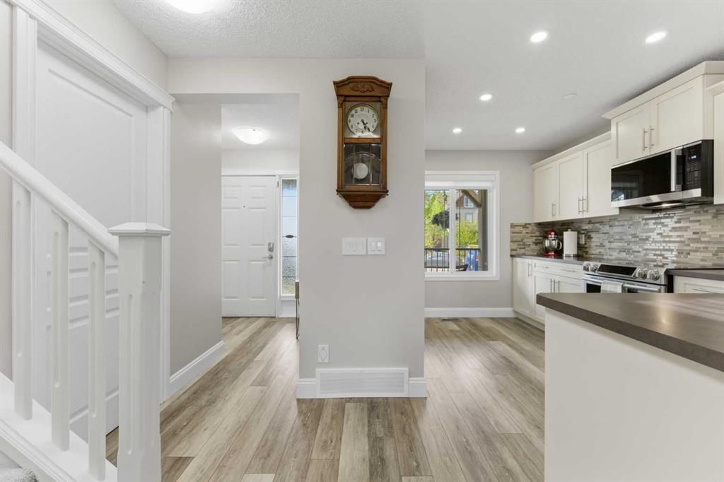 394 Copperpond Boulevard SE, Calgary — photo 4 of 49