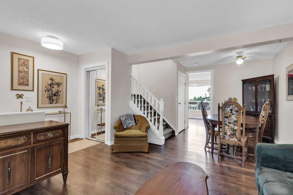 54 Bermondsey Road NW, Calgary — photo 5 of 30