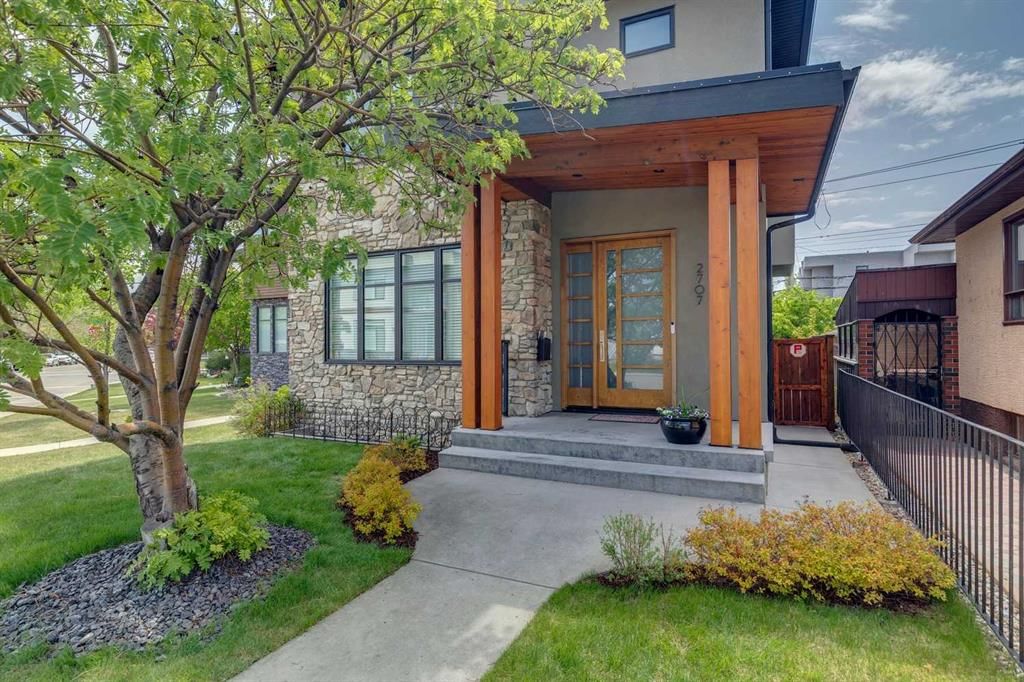 2707 1 Avenue NW, Calgary — main listing photo