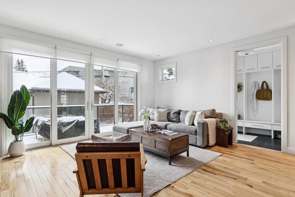 2707 1 Avenue NW, Calgary — photo 3 of 47