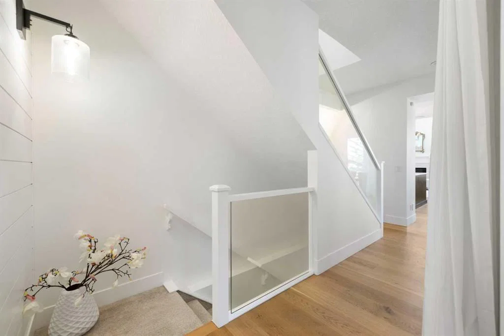 13 Shawnee Heath SW, Calgary — photo 4 of 50