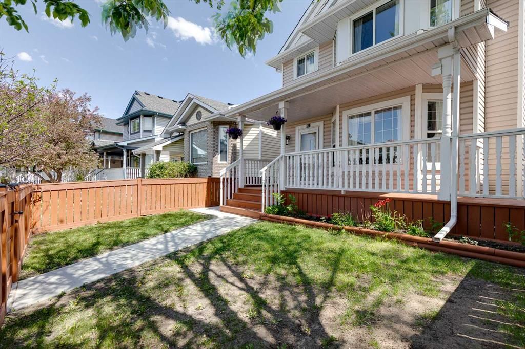 28 Hidden Point NW, Calgary — photo 2 of 47