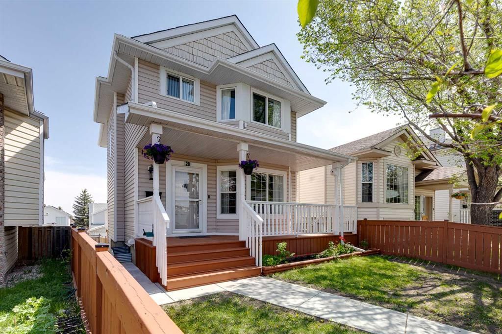 28 Hidden Point NW, Calgary — photo 4 of 47
