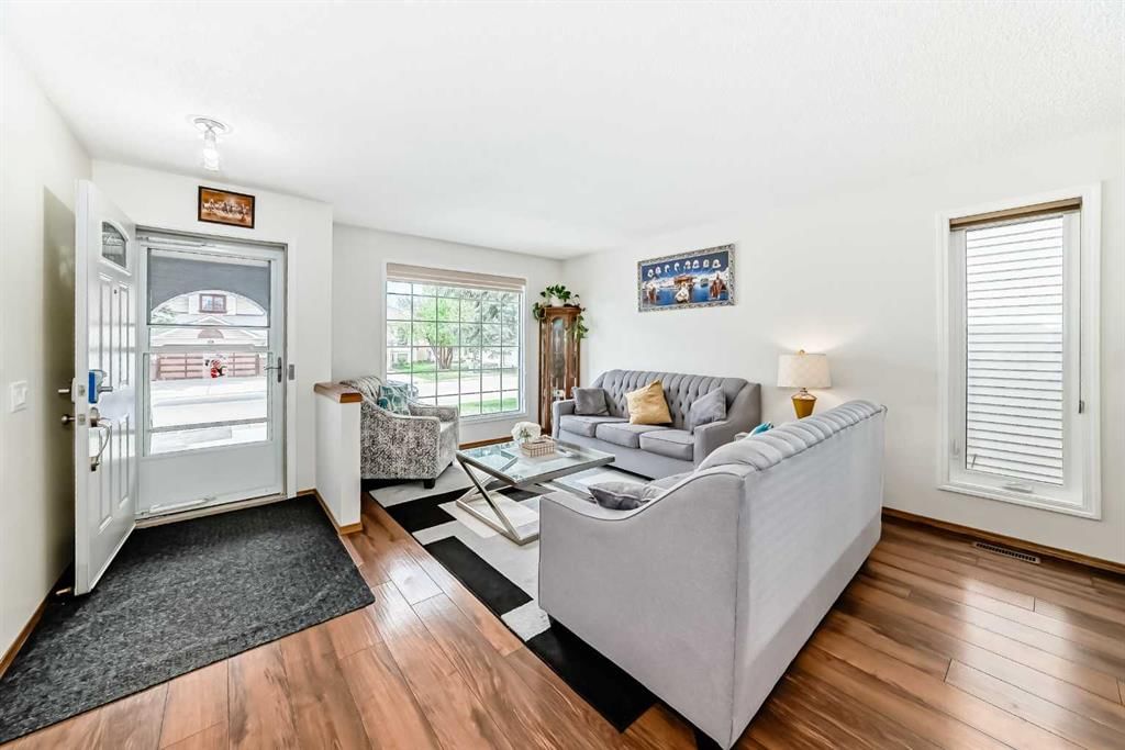 81 Eldorado Close NE, Calgary — photo 2 of 40