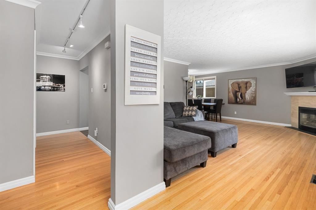 3144 Breen Crescent NW, Calgary — photo 5 of 50